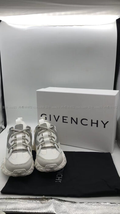 2023.01.05_[김*헌 고객님 검수] 지방시 레플리카 신발 2