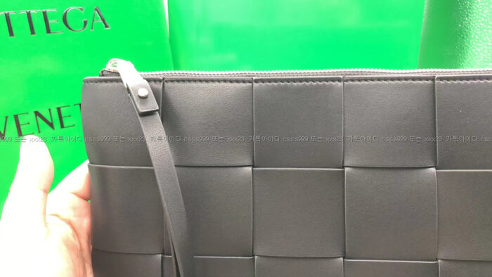 [권ㅇ성 고객님 검수] 보테가베네타 레플리카 클러치 3