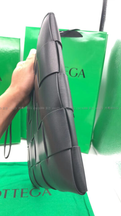 [권ㅇ성 고객님 검수] 보테가베네타 레플리카 클러치 4