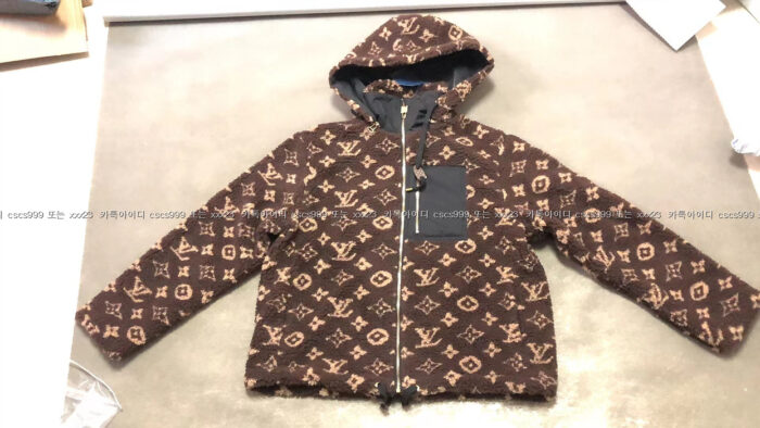 2023.05.04_[신ㅇ아 고객님 검수] 루이비통 레플리카 후드 집업 2