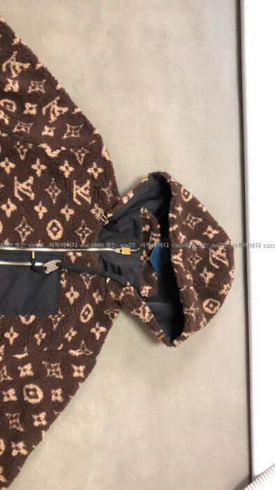 2023.05.04_[신ㅇ아 고객님 검수] 루이비통 레플리카 후드 집업 3