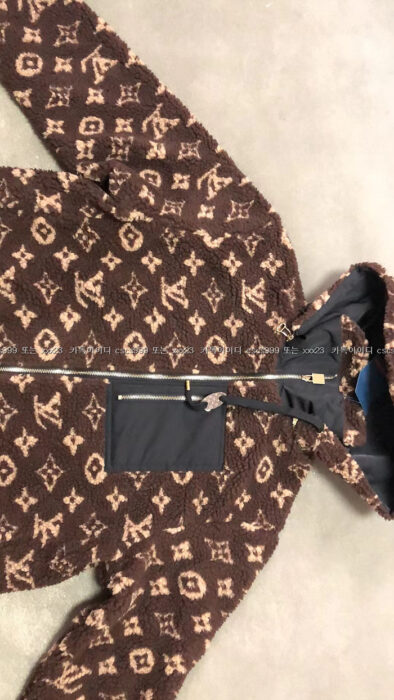 2023.05.04_[신ㅇ아 고객님 검수] 루이비통 레플리카 후드 집업 4