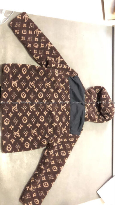 2023.05.04_[신ㅇ아 고객님 검수] 루이비통 레플리카 후드 집업 11