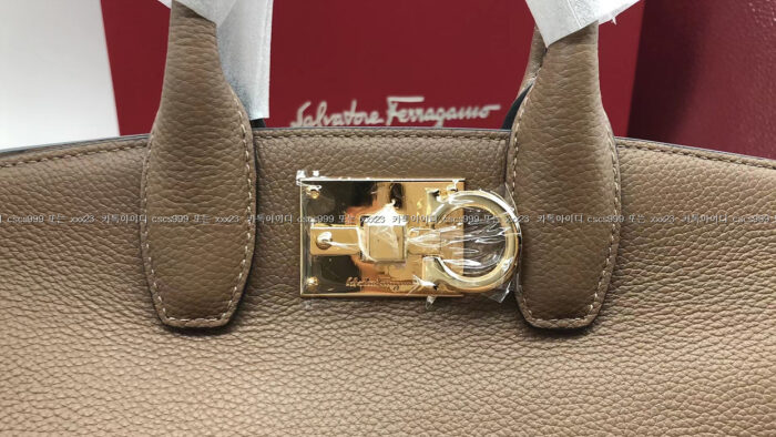 2023.07.23_[김ㅇ향 고객님 검수] 페라가모 레플리카 가방 4