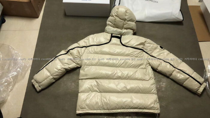 2024.03.10_[권ㅇ영 고객님 검수] 몽클레어 레플리카 패딩 15