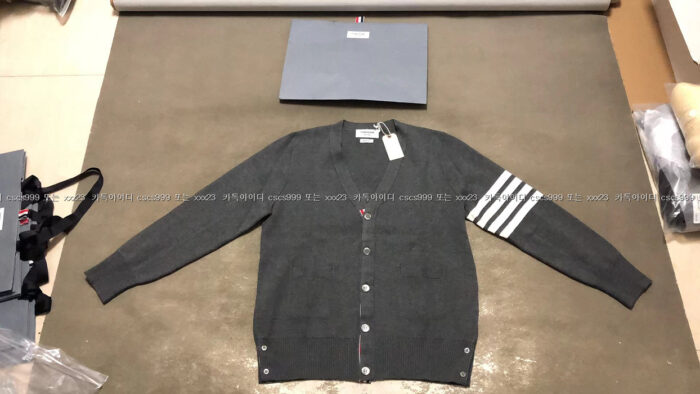 2023.10.21_[양ㅇ호 고객님 검수] 톰브라운 레플리카 가디건 2