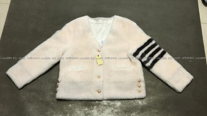 2023.11.16_[박ㅇ선 고객님 검수] 톰브라운 레플리카 양털 가디건 2