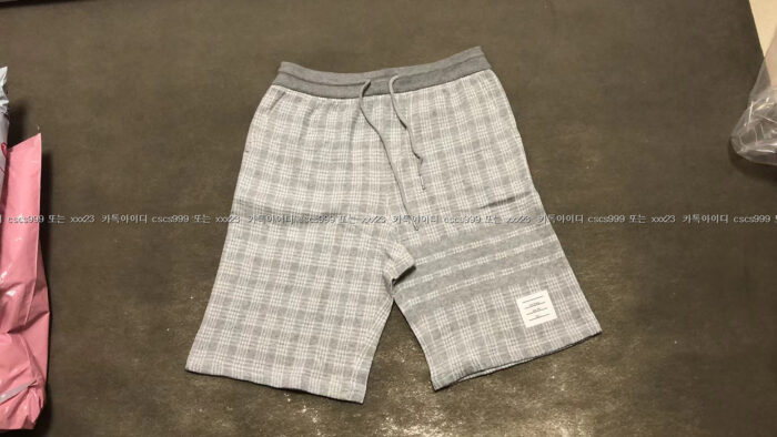 2023.12.17_[박ㅇ호 고객님 검수] 톰브라운 레플리카 반바지 2