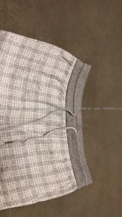 2023.12.17_[박ㅇ호 고객님 검수] 톰브라운 레플리카 반바지 3