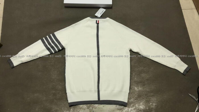 2023.12.10_[김ㅇ정 고객님 검수] 톰브라운 레플리카 니트 9