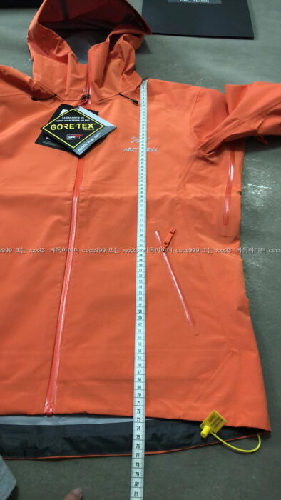 2024.01.03_[권ㅇ혁 고객님 검수] 아크테릭스 레플리카 바람막이 9