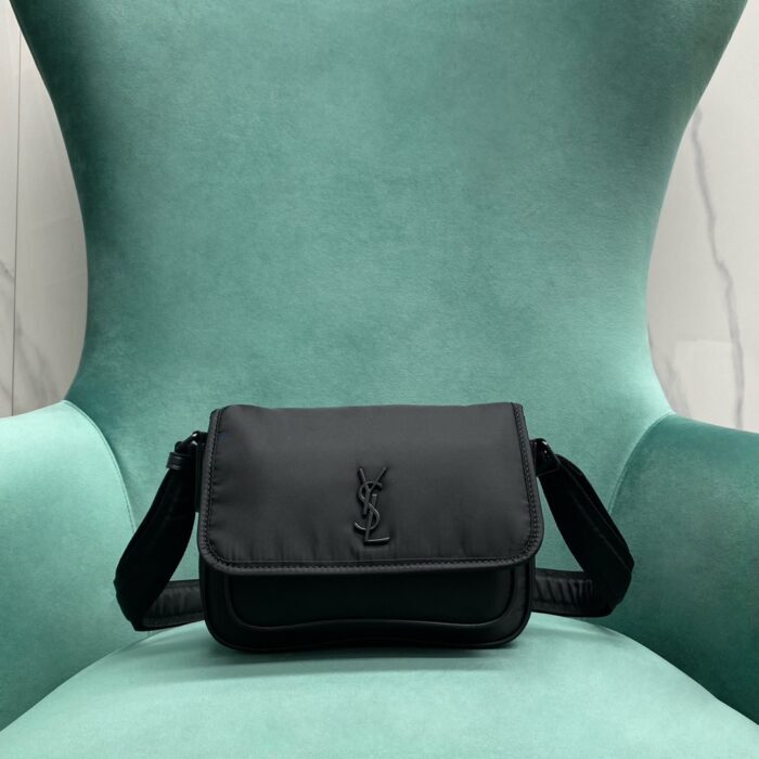 생로랑 나일론 소재의 NIKI 스몰 메신저 백 블랙 776611 레플리카 미러급 SA급 S급 고퀄리티 최상급 하이엔드 가방 [남성여성공용]