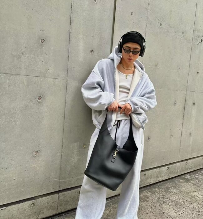 생로랑 소프트 호호 백 블랙 793051 레플리카 미러급 SA급 S급 고퀄리티 최상급 하이엔드 가방 [남성여성공용]