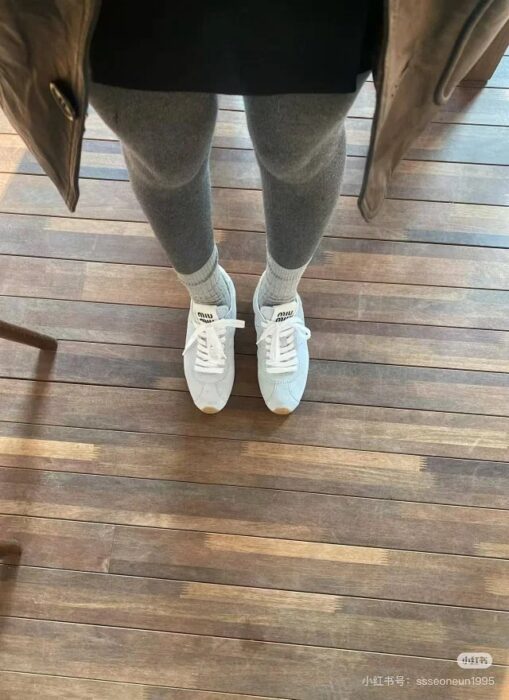 미우미우 스웨이드 스니커즈 4컬러 레플리카 미러급 SA급 S급 고퀄리티 최상급 하이엔드 신발 [여성]