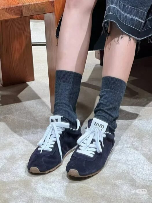 미우미우 스웨이드 스니커즈 4컬러 레플리카 미러급 SA급 S급 고퀄리티 최상급 하이엔드 신발 [여성] 43