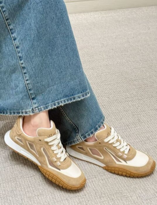 디올 테크 스니커즈 스웨이드 카프스킨 앤 트랜스패런트 메쉬 브라운 레플리카 미러급 SA급 S급 고퀄리티 최상급 하이엔드 신발 [여성]