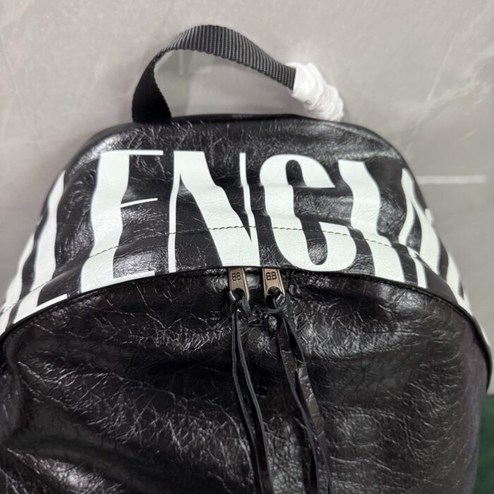 발렌시아가 에디터 백팩 블랙 화이트 레플리카 미러급 SA급 S급 고퀄리티 최상급 하이엔드 가방 [남성여성공용] 8