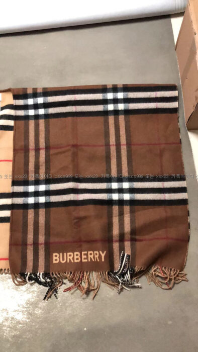 2023.03.18_[백ㅇ희  고객님 검수] 버버리 레플리카 머플러 3