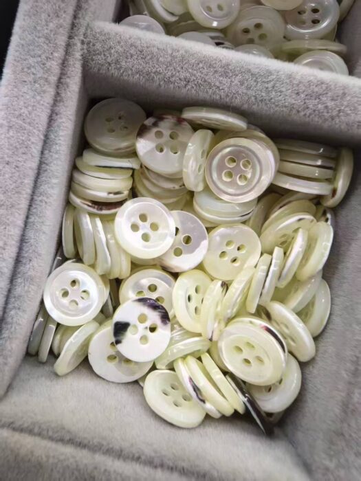 미우미우 스트라이프 포플린 셔츠 화이트 라이트 블루 레플리카 미러급 SA급 S급 고퀄리티 하이엔드 최상급 의류 [여성] 14