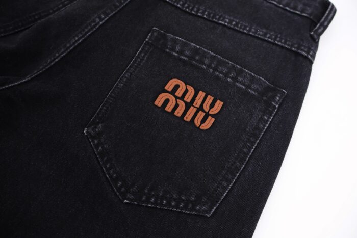 미우미우 뒷면 포켓 모노그램 워싱 청바지 블랙 레플리카 미러급 SA급 S급 고퀄리티 하이엔드 최상급 의류 [여성] 12