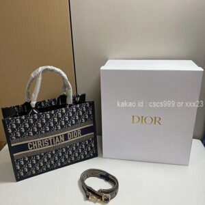 2024.10.05_[김ㅇㅇ 고객님 주문제품 검수사진] 디올 북토트백 크로스백 레플리카