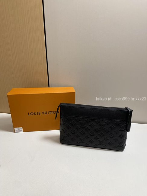 2025.02.27_[홍ㅇㅇ 고객님 주문제품 검수사진] 루이비통 클러치 레플리카 미러급 SA급 S급 고퀄리티 2
