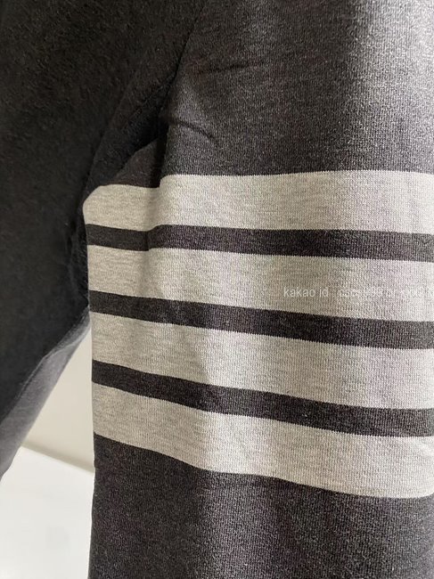 2025.03.17_[이ㅇㅇ 고객님 주문제품 검수사진] 톰브라운 긴팔 라운드 맨투맨 티셔츠 레플리카 미러급 SA급 S급 고퀄리티 5