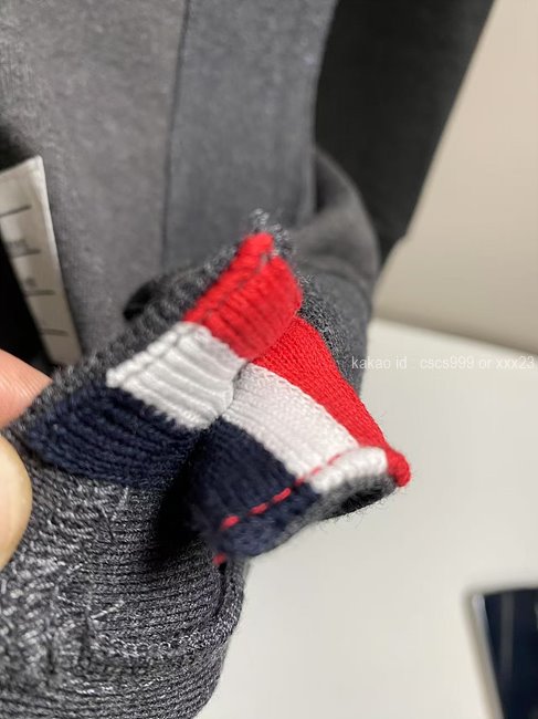 2025.03.17_[이ㅇㅇ 고객님 주문제품 검수사진] 톰브라운 긴팔 라운드 맨투맨 티셔츠 레플리카 미러급 SA급 S급 고퀄리티 8