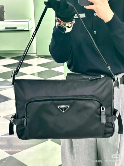 프라다 나일론 라지 메신저 백 블랙 레플리카 미러급 SA급 S급 고퀄리티 최상급 하이엔드 가방 [남성여성공용] 2