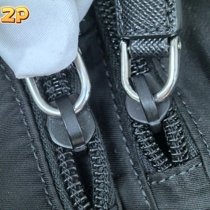 프라다 나일론 라지 메신저 백 블랙 레플리카 미러급 SA급 S급 고퀄리티 최상급 하이엔드 가방 [남성여성공용] 31