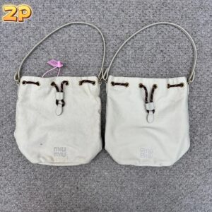 미우미우 모노그램 자수 캔버스 버킷백 (3 color) 레플리카 미러급 SA급 S급 고퀄리티 최상급 하이엔드 가방 [여성]