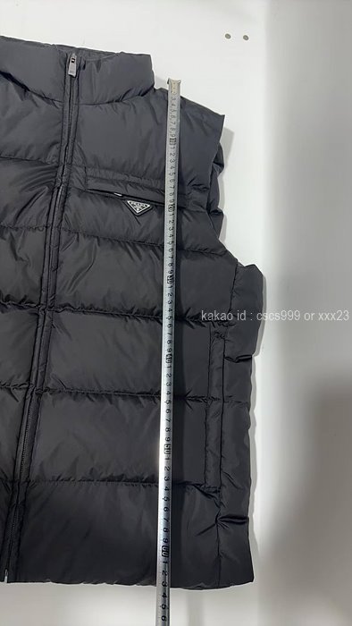 2025.12.08_[소ㅇㅇ 고객님 주문제품 검수사진] 프라다 패딩 조끼 레플리카 미러급 SA급 S급 고퀄리티 하이엔드 최상급  11