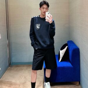 루이비통 어깨 단추 니트 네이비 레플리카 미러급 SA급 S급 고퀄리티 하이엔드 최상급 의류 [남성여성공용]