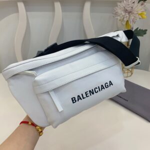 발렌시아가 에브리데이 벨트팩 화이트 레플리카 미러급 SA급 S급 고퀄리티 최상급 하이엔드 가방 [남성여성공용]
