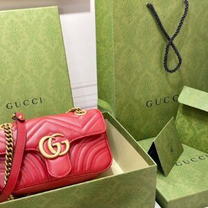 구찌 마몽 마틀라세 레더 체인 숄더백 446744 레드 레플리카 미러급 SA급 S급 고퀄리티 최상급 하이엔드 가방 [여성]