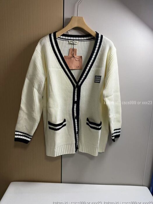2024.12.10_[이ㅇㅇ 고객님 주문제품 검수사진] 미우미우 가디건 레플리카 미러급 SA급 S급 고퀄리티