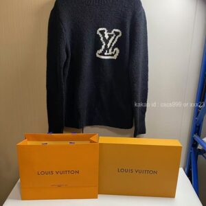 2024.12.21_[최ㅇㅇ 고객님 주문제품 검수사진] 루이비통 긴팔 라운드 니트 레플리카 미러급 SA급 S급 고퀄리티