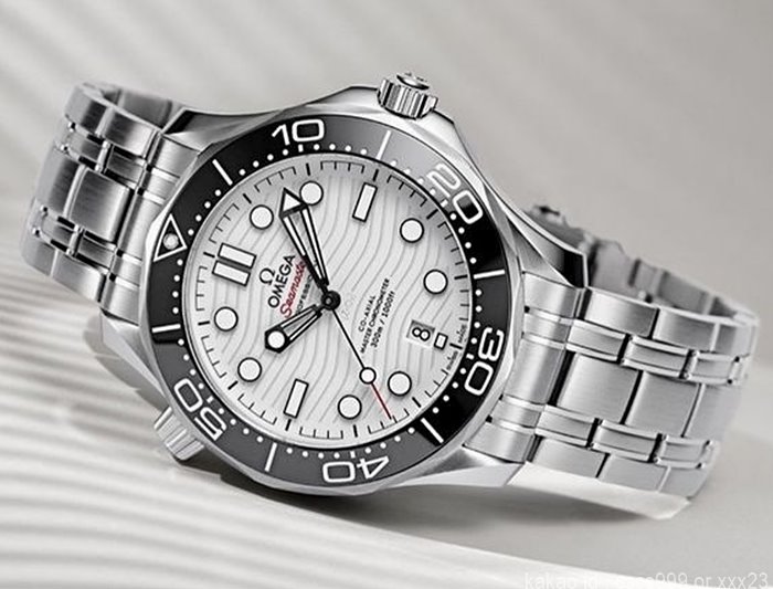 오메가 코엑시얼 씨마스터 다이버300M 화이트다이얼 시계 레플리카 미러급 SA급 S급 고퀄리티 워치 9