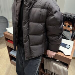 제냐 ZEGNA 미니 모노그램 단색 후드 패딩 와인 레플리카 미러급 SA급 S급 고퀄리티 하이엔드 최상급 의류 [남성]