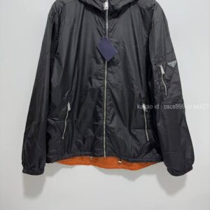 2025.04.23_[박ㅇㅇ 고객님 주문제품 검수사진] 프라다 후드 자켓 바람막이 레플리카 미러급 SA급 S급 고퀄리티 하이엔드 최상급 의류