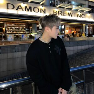 크롬하츠 레더 십자가 와플 긴팔티 블랙 레플리카 미러급 SA급 S급 고퀄리티 하이엔드 최상급 의류 [남성여성공용]