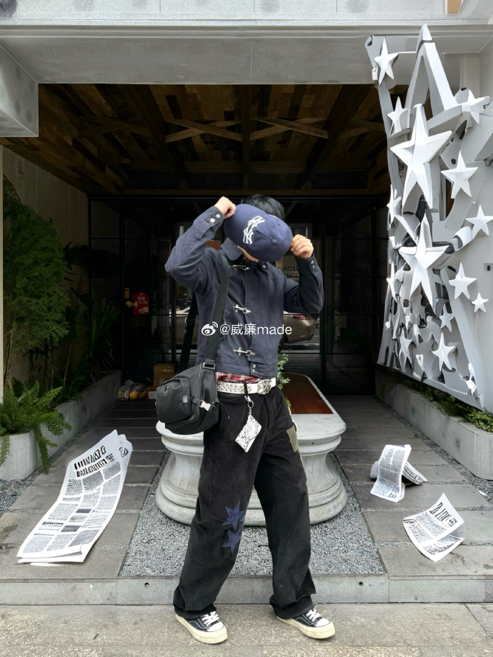 프라다 나일론 라지 메신저 백 블랙 레플리카 미러급 SA급 S급 고퀄리티 최상급 하이엔드 가방 [남성여성공용] 14