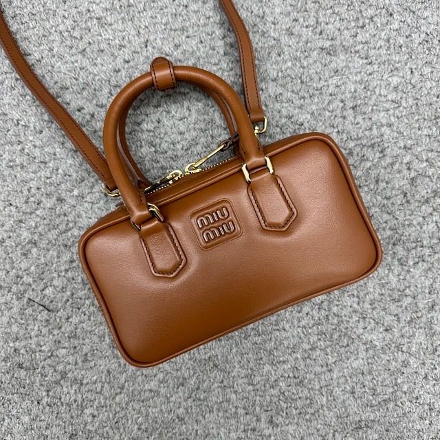 미우미우 아르카디 가죽 백 5BB142 브라운 블랙 2컬러 레플리카 미러급 SA급 S급 고퀄리티 최상급 하이엔드 가방 [여성] 43