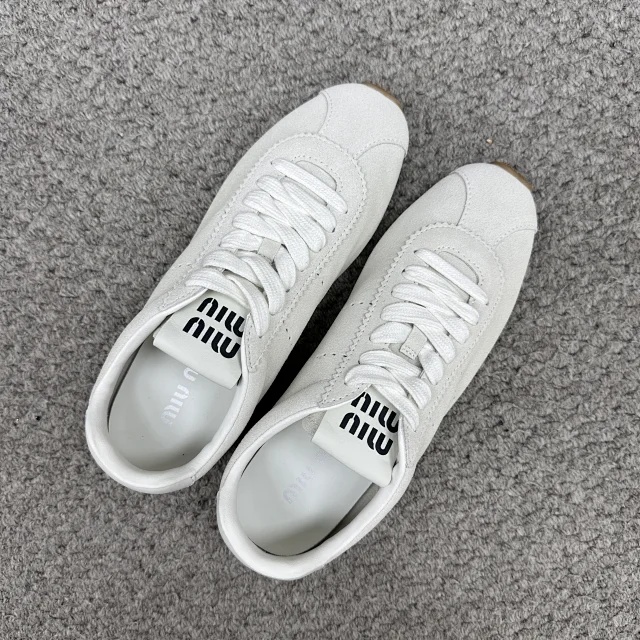 미우미우 스웨이드 스니커즈 4컬러 레플리카 미러급 SA급 S급 고퀄리티 최상급 하이엔드 신발 [여성] 23