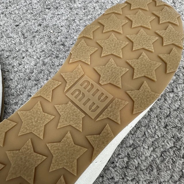 미우미우 스웨이드 스니커즈 4컬러 레플리카 미러급 SA급 S급 고퀄리티 최상급 하이엔드 신발 [여성] 27