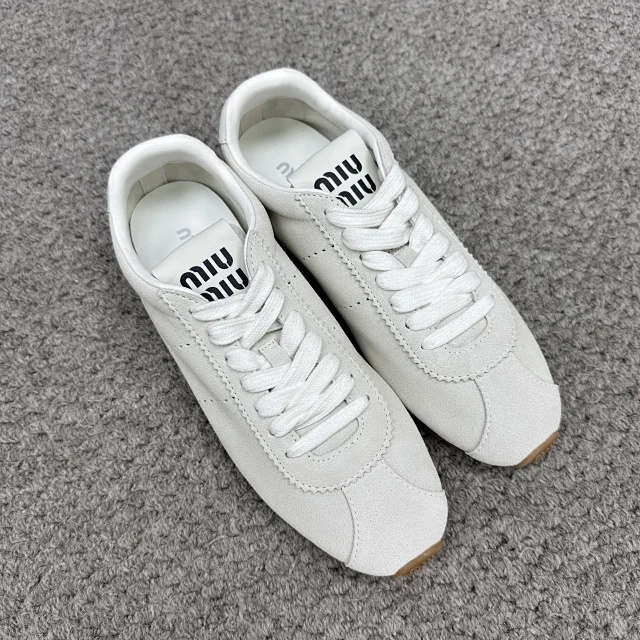 미우미우 스웨이드 스니커즈 4컬러 레플리카 미러급 SA급 S급 고퀄리티 최상급 하이엔드 신발 [여성] 26