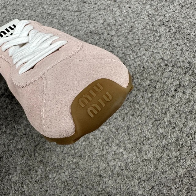 미우미우 스웨이드 스니커즈 4컬러 레플리카 미러급 SA급 S급 고퀄리티 최상급 하이엔드 신발 [여성] 41