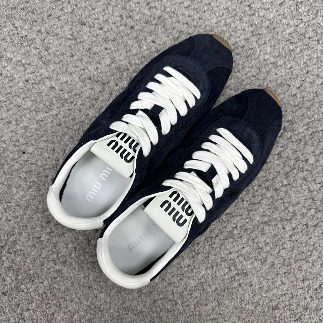 미우미우 스웨이드 스니커즈 4컬러 레플리카 미러급 SA급 S급 고퀄리티 최상급 하이엔드 신발 [여성] 53