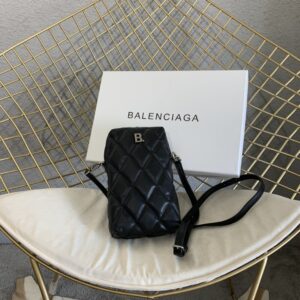 발렌시아가 로고 퀼팅 렉탱글 미니 크로스백 블랙 레플리카 미러급 SA급 S급 고퀄리티 최상급 하이엔드 가방 [여성]