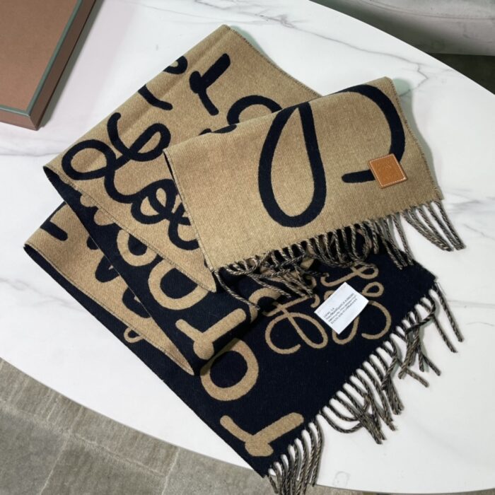 로에베 레플리카 아나그램 패치 캐시미어 머플러 4